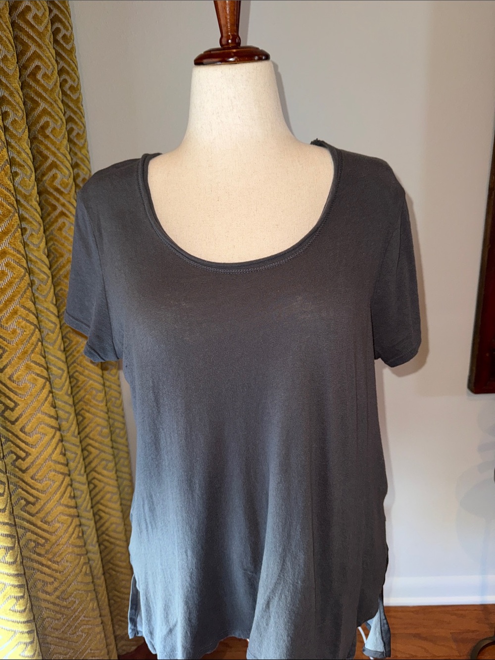 dolan Scoop Neck Short Sleeve Tee — Charcoal
